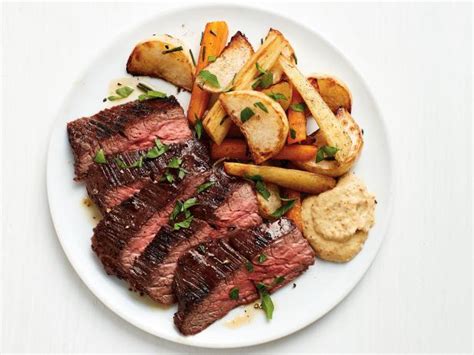 flank-steak-with-roasted-root-vegetables-food image