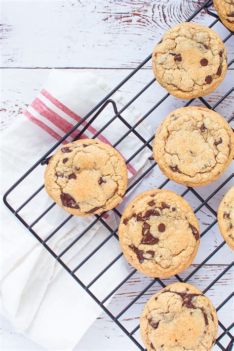 the-best-soft-chocolate-chip-cookies-recipe-chicca-food image
