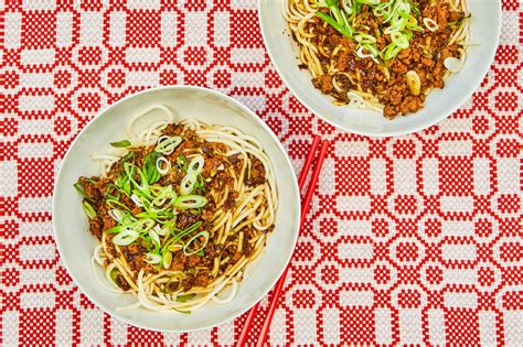 dan-dan-noodles-sichuan-noodles-with-spicy-pork image