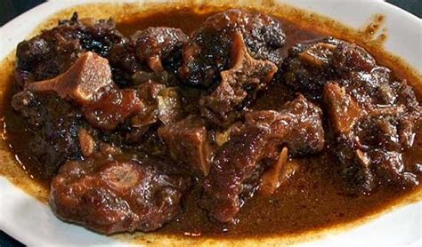 stewed-oxtail-with-broad-beans-jamaica-experiences image