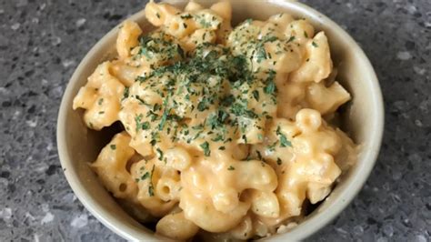 simple-macaroni-and-cheese-recipe-with-video image