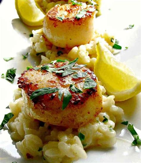 lemon-garlic-butter-scallops-cooks-in-10-minutes-a image