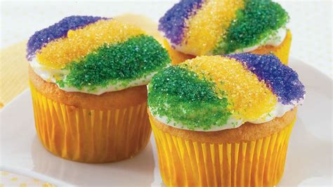 king-cake-cupcakes-recipe-bettycrockercom image