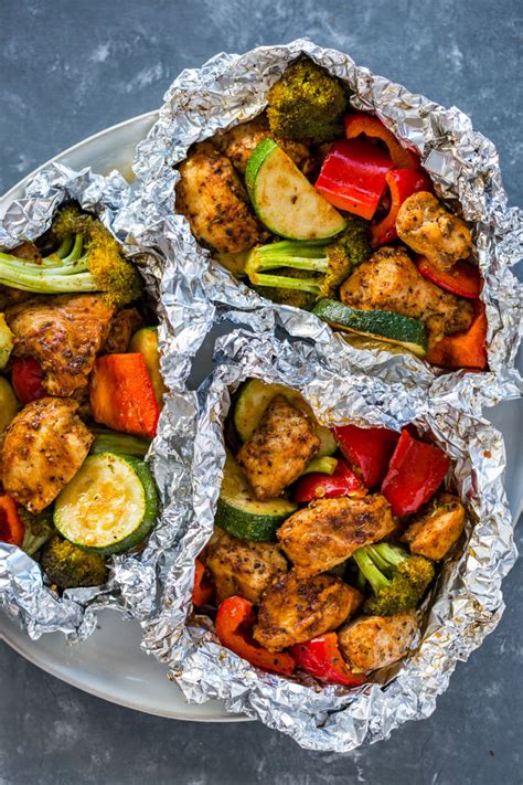 foil-pack-cajun-chicken-and-veggies-gimme-delicious image