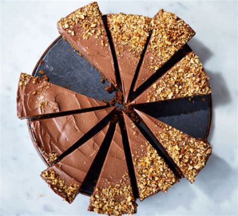 chocolate-hazelnut-ice-cream-cheesecake-recipe-bbc image