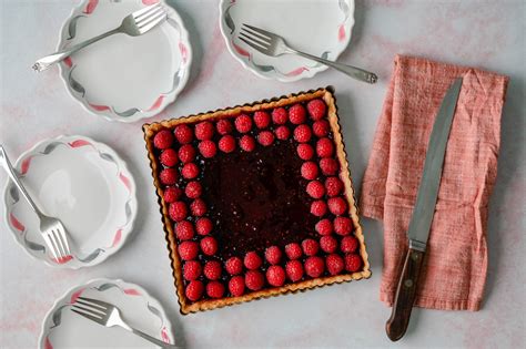 raspberry-tart-alex-guarnaschelli-iron-chef-and image