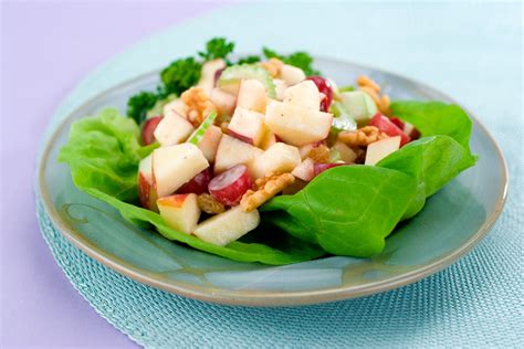 kids-salad-recipes-how-to-get-kids-to-eat-salads-the image