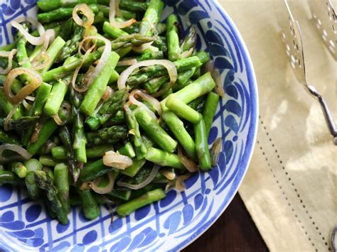 sauteed-asparagus-recipe-valerie-bertinelli-food image