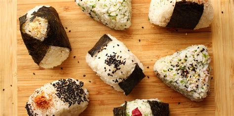 best-onigiri-recipe-how-to-make-onigiri-at-home image