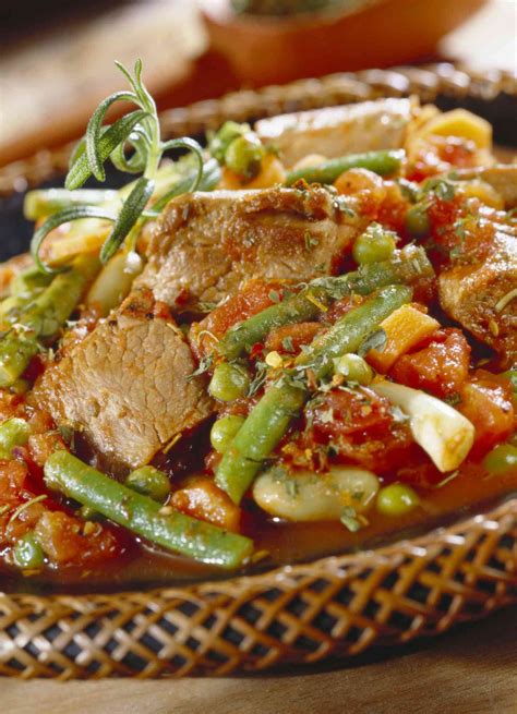 arni-me-fassolakia-lamb-stew-with-green-beans image