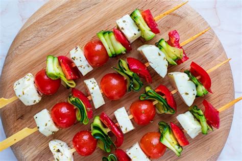 vegetable-and-halloumi-kebabs-hungry-healthy-happy image