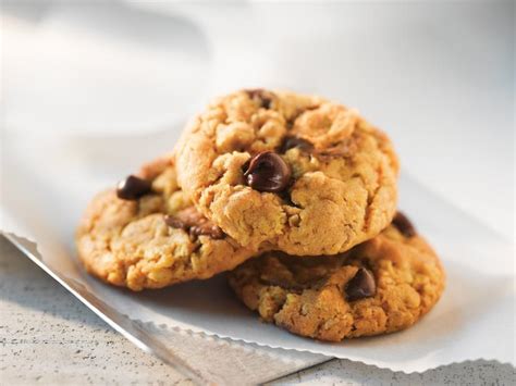 chocolate-peanut-butter-crunch-cookies-recipe-food image