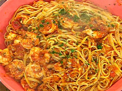 shrimp-and-linguine-fra-diavolo-recipe-food-network image