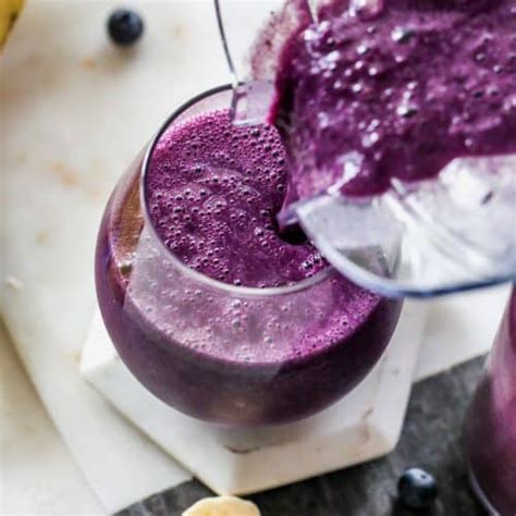 healthy-blueberry-smoothie-recipe-joyfoodsunshine image