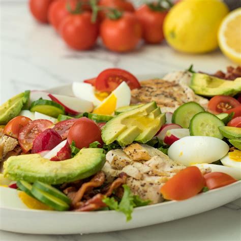 traditional-chicken-cobb-salad-recipe-by image