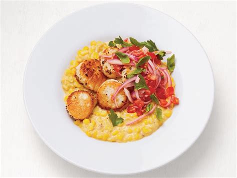 seared-scallops-with-creamed-corn-food image