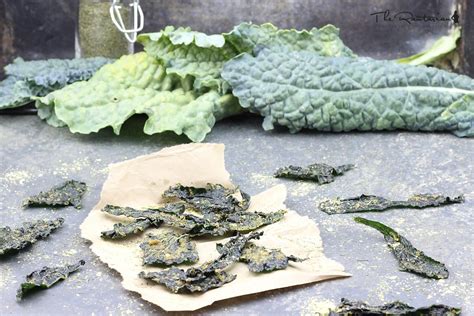 raw-kale-chips-recipe-the-rawtarian image