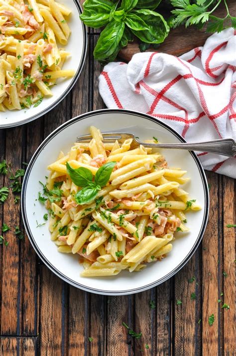 penne-with-prosciutto-parmesan-cream-sauce-the image