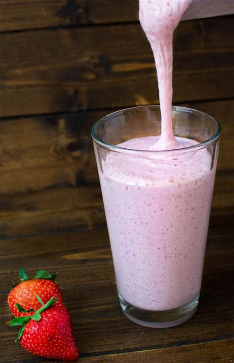 healthy-strawberry-milkshake-cooktoria image