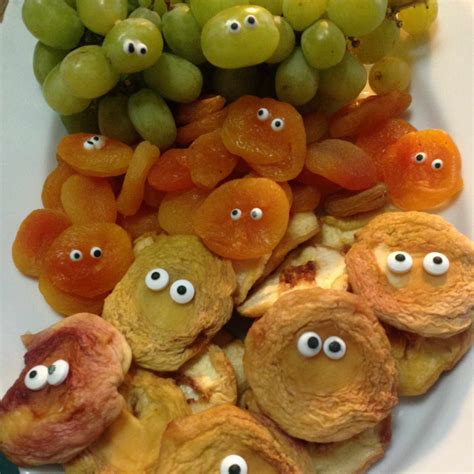 13-halloween-finger-foods-to-make-for-your-costume image