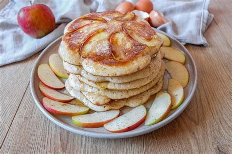 fluffy-german-apple-pancakes-apfelpfannkuchen image