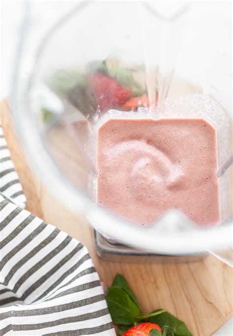 easy-strawberry-banana-spinach-smoothies-nutrition-in image