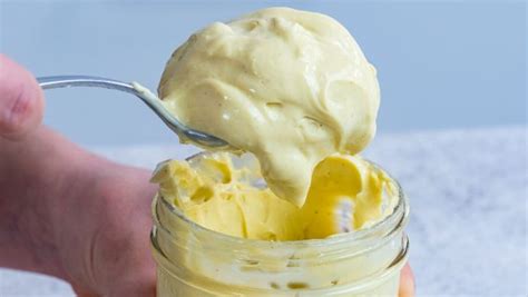 delicious-creamy-homemade-mayonnaise-clean image