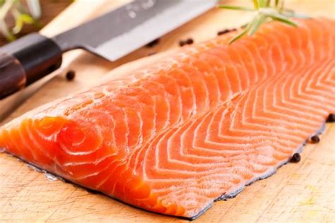 is-smoked-salmon-cooked-or-raw-what-you-need-to image