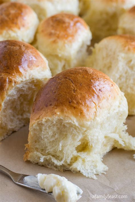 pane-siciliano-sesame-seed-sicilian-bread-a-family image