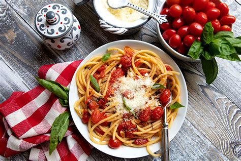 burst-cherry-tomato-pasta-italian-food-forever image