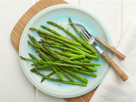 roasted-asparagus-recipe-giada-de-laurentiis-food image