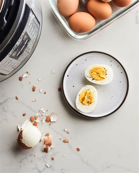 how-to-make-perfect-hard-boiled-eggs-in image