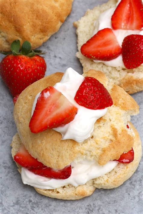 easy-bisquick-strawberry-shortcake-recipe-izzycooking image