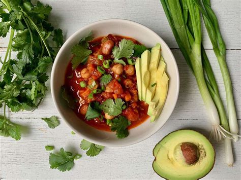27-hearty-chili-recipes-thatll-warm-you-right-up image