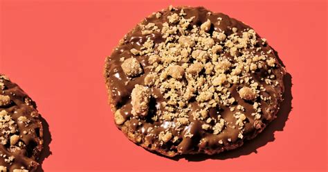 chocolate-toffee-hobnobs-recipe-today image