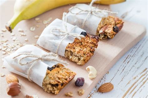 the-8-best-high-calorie-granola-bars-for-weight-gain image