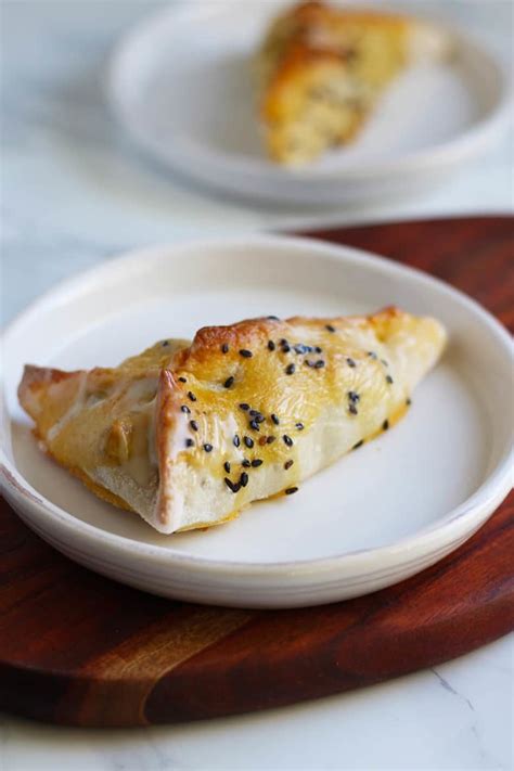 lebanese-beef-fatayer-a-middle-eastern-meat-pie image