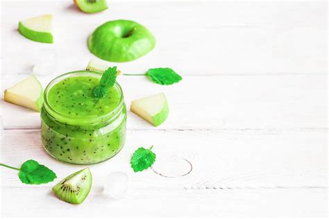 apple-kiwi-superpower-green-smoothie-recipe-the image