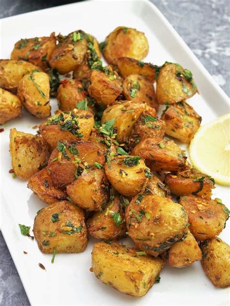 batata-harra-lebanese-spicy-potatoes image