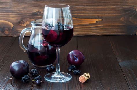 simple-homemade-blackberry-wine-recipe-to-wine image
