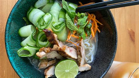 vietnamese-rice-noodle-salad-ctv image