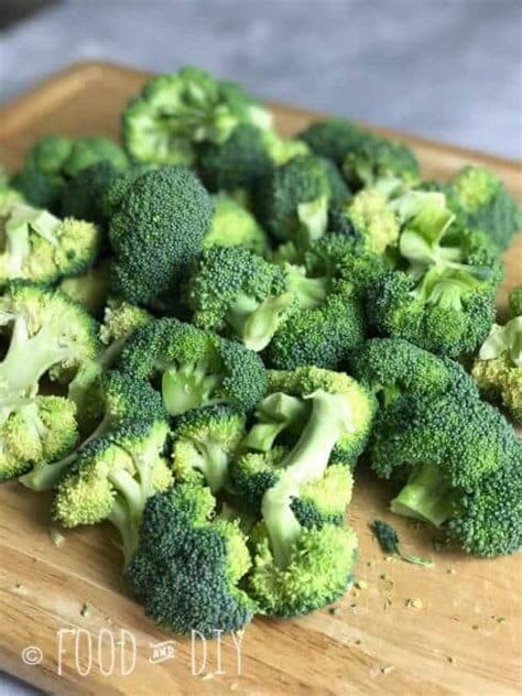 broccoli-tortellini-alfredo-food-and-diy image