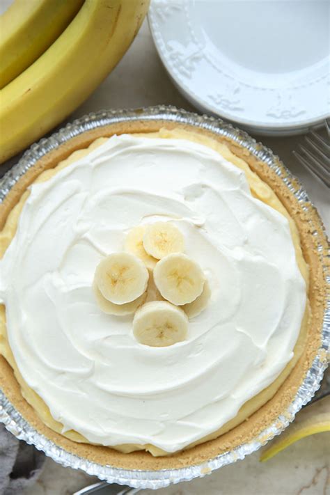 easy-no-bake-banana-cream-pie-real-life-dinner image