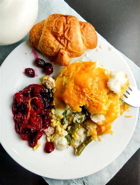 thanksgiving-leftover-turkey-shepherds-pie-on-the image