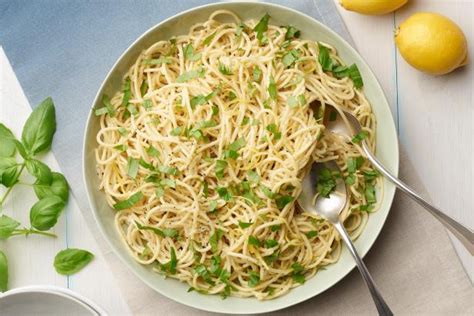 lemon-spaghetti-recipe-giada-de-laurentiis-food image