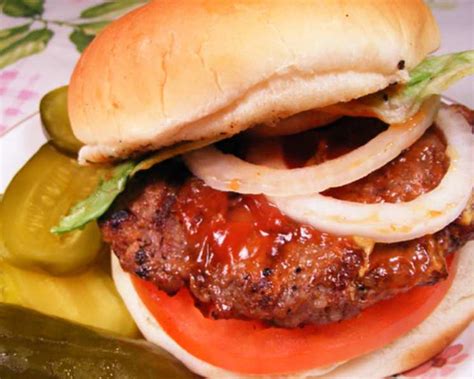 owens-sausage-and-ground-beef-backyard-burgers image