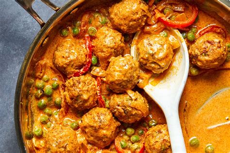 thai-style-red-curry-meatballs-delish image