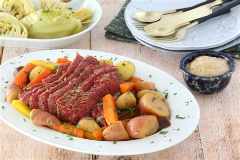 top-21-ways-to-use-corned-beef-the-spruce-eats image