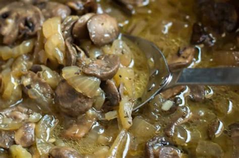 slow-cooker-herbed-mushrooms-and-onions image