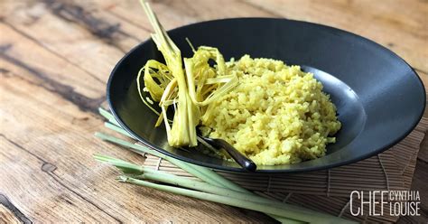 how-to-make-indonesian-yellow-rice-nasi-kuning image